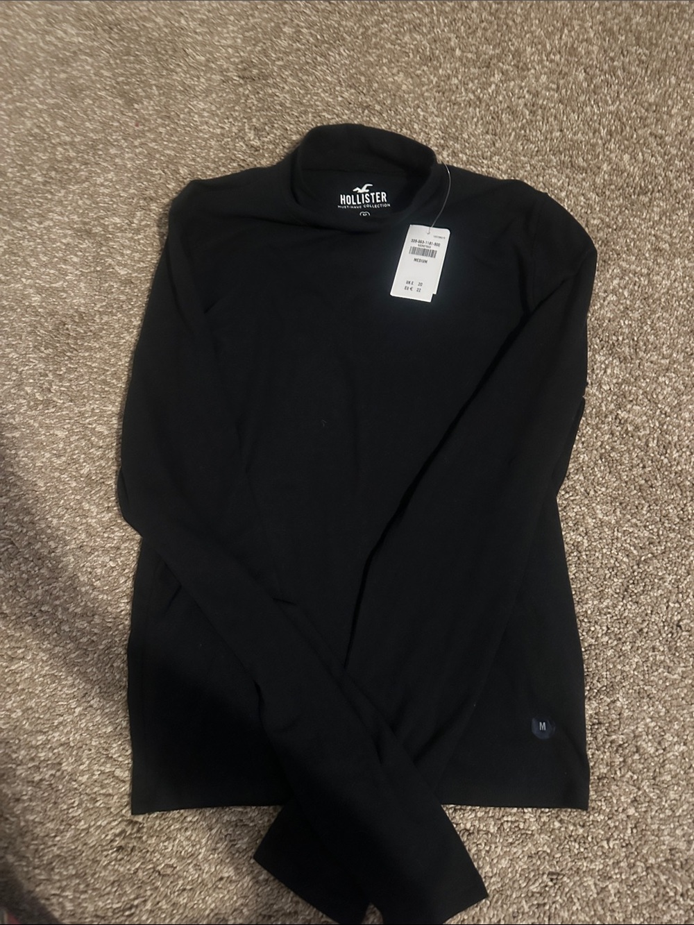 Hollister Women’s Black Crewneck Sweater